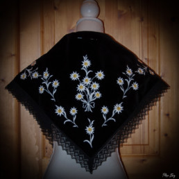 Châle Edelweiss dos, costumes Savoyard traditionnel, châle brodé