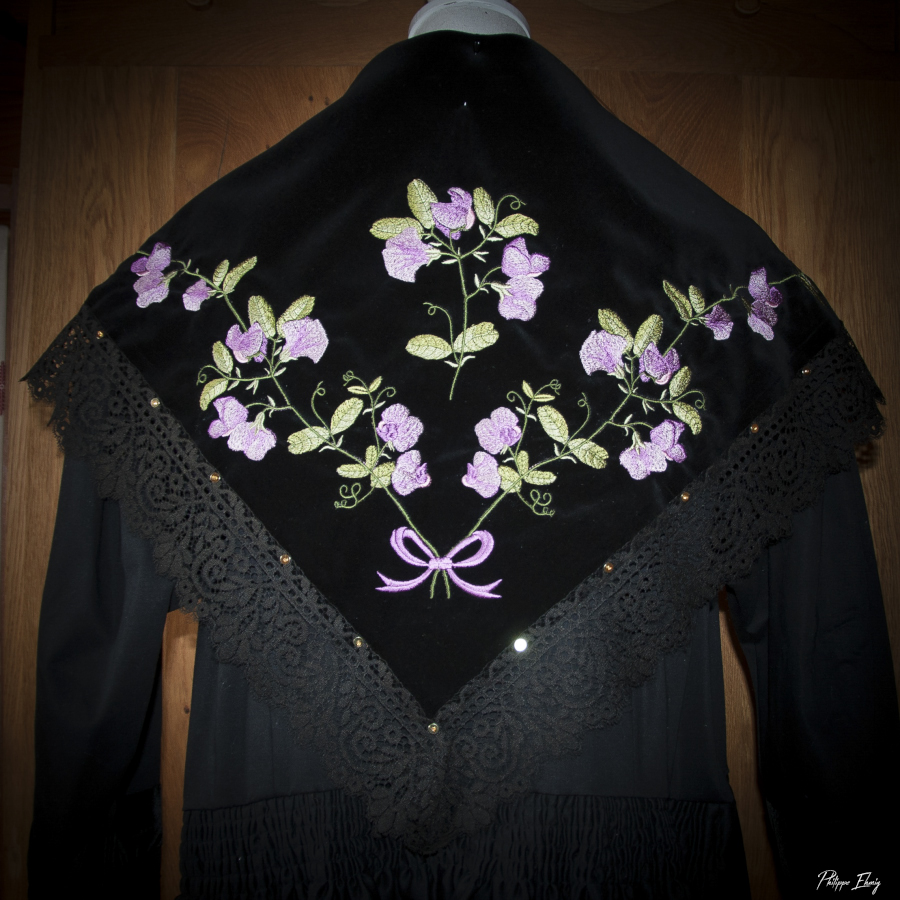Chale pois de senteur, costume traditionnel savoyard