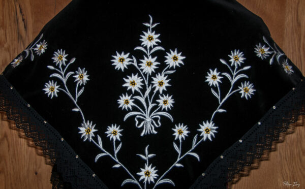 Châle Edelweiss, costume savoyard