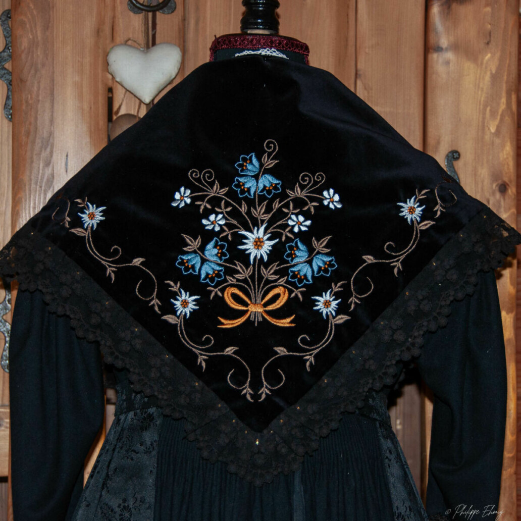 Châle Savoyard Campanules