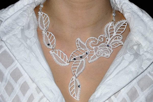 collier Rose, accessoire mode femme, mariage et soirée