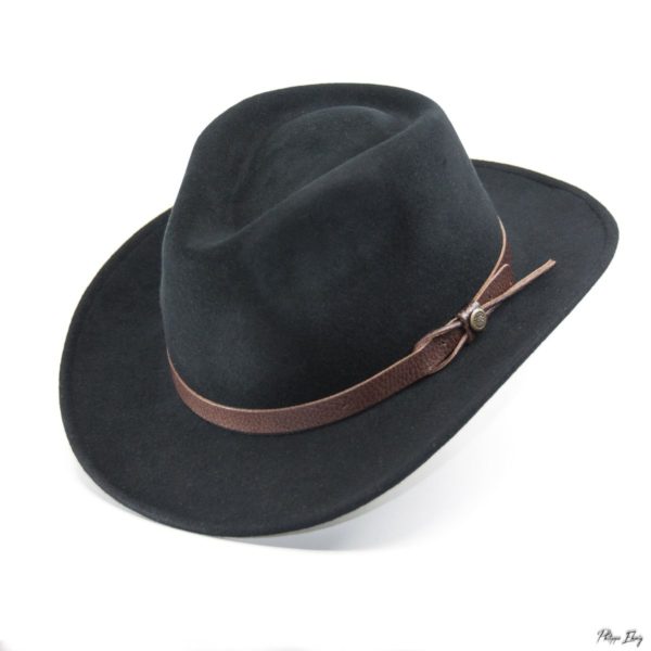 Chapeau feutre noir, costume savoyard homme