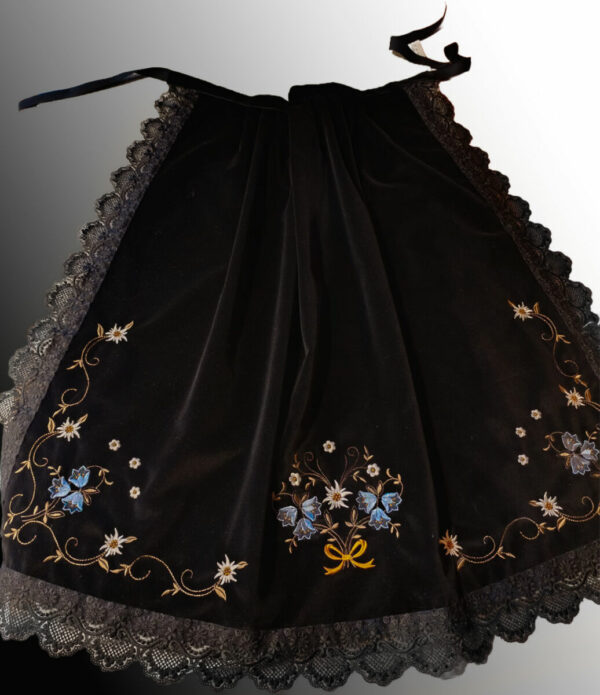 Tablier-Campanules, Savoie, Tradition