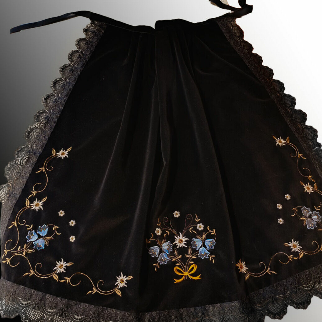 Tablier-Campanules, Savoie, Tradition