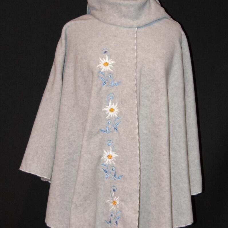 Cape brodée : Edelweiss gris clair, mode femme