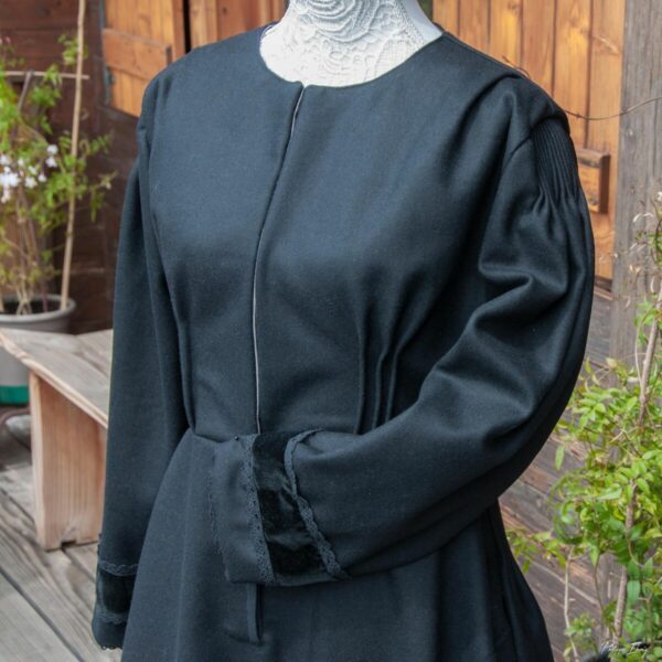 La Robe traditionnelle Savoyarde – Image 2