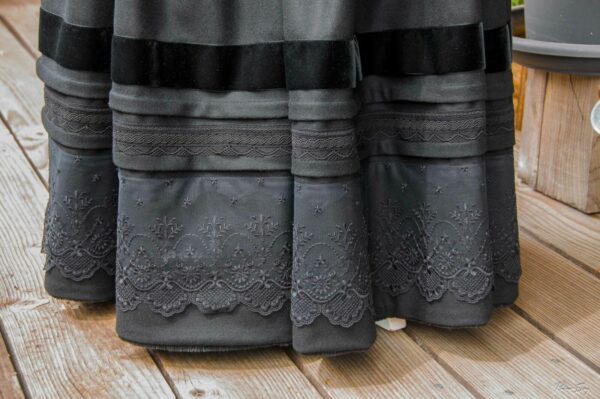 La Robe traditionnelle Savoyarde – Image 4