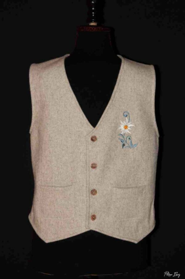 Gilet sur mesure en laine brodé