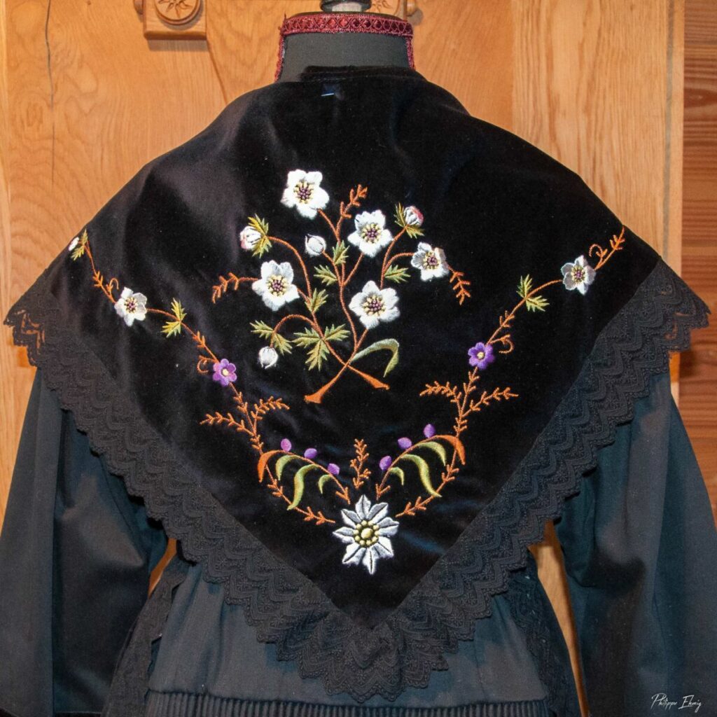 costume traditionnel Savoyard femme