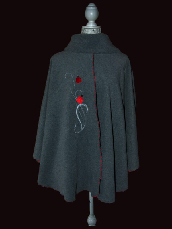 Cape brodée : Gris foncé Coquelicot